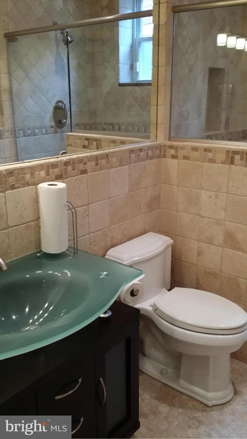 614 R Street Northwest Washington, DC 20001 - Photo 19 of 20 Bath