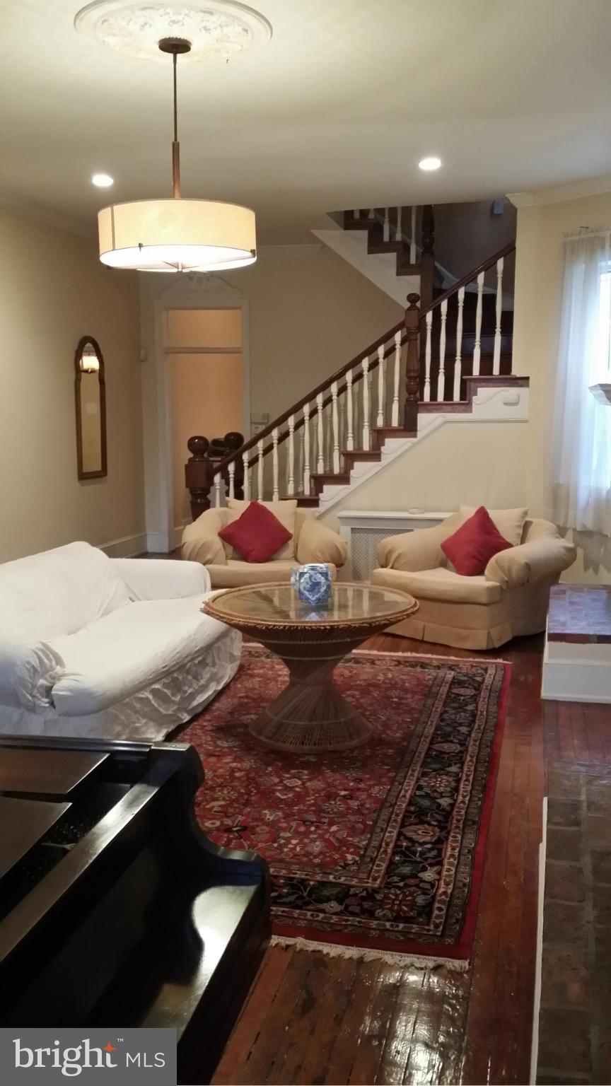 614 R Street Northwest Washington, DC 20001 - Photo 9 of 20 View