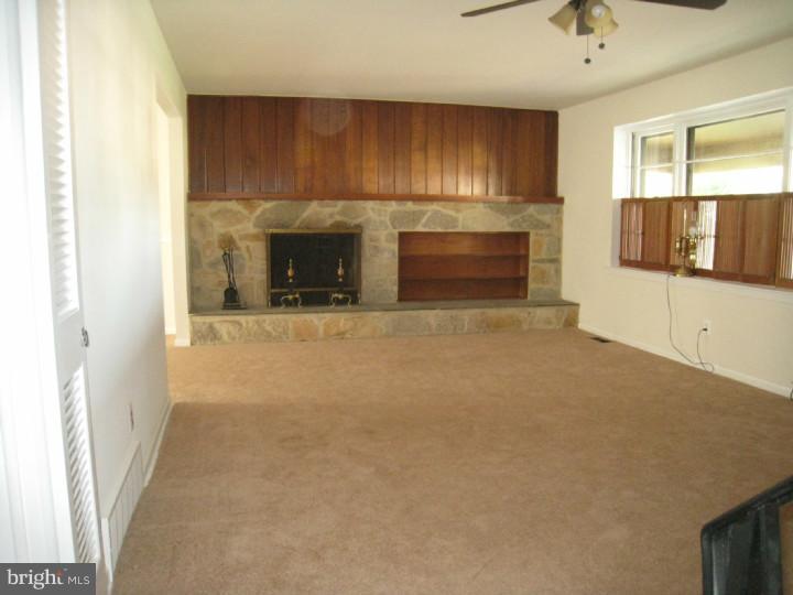 1213 Hoffman Road Ambler, PA 19002 - Photo 8 of 23 Living Room