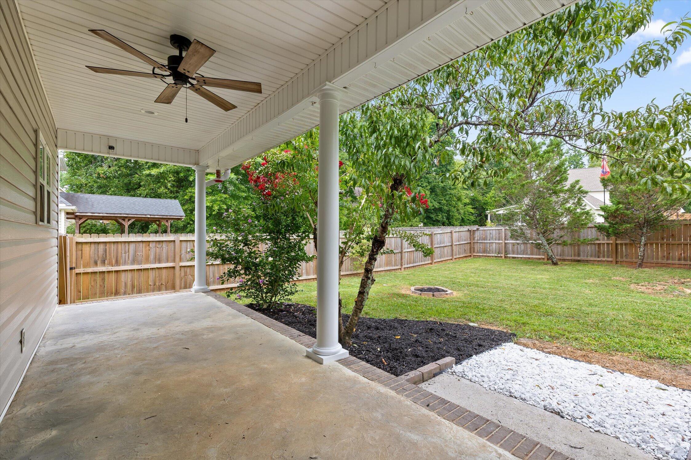 9859 Fieldcrest Drive Apison, TN 37302 - Photo 44 of 47 Back Porch