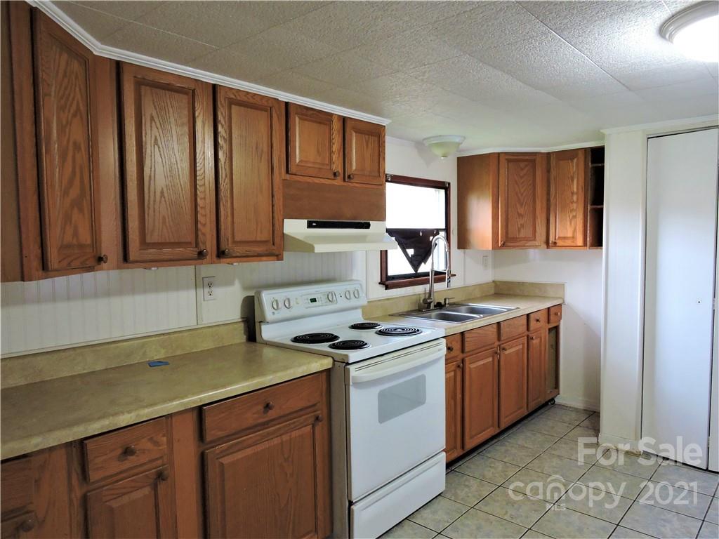 720 Jackson Loop Road Flat Rock, NC 28731 - Photo 5 of 22 Gallery Image 5