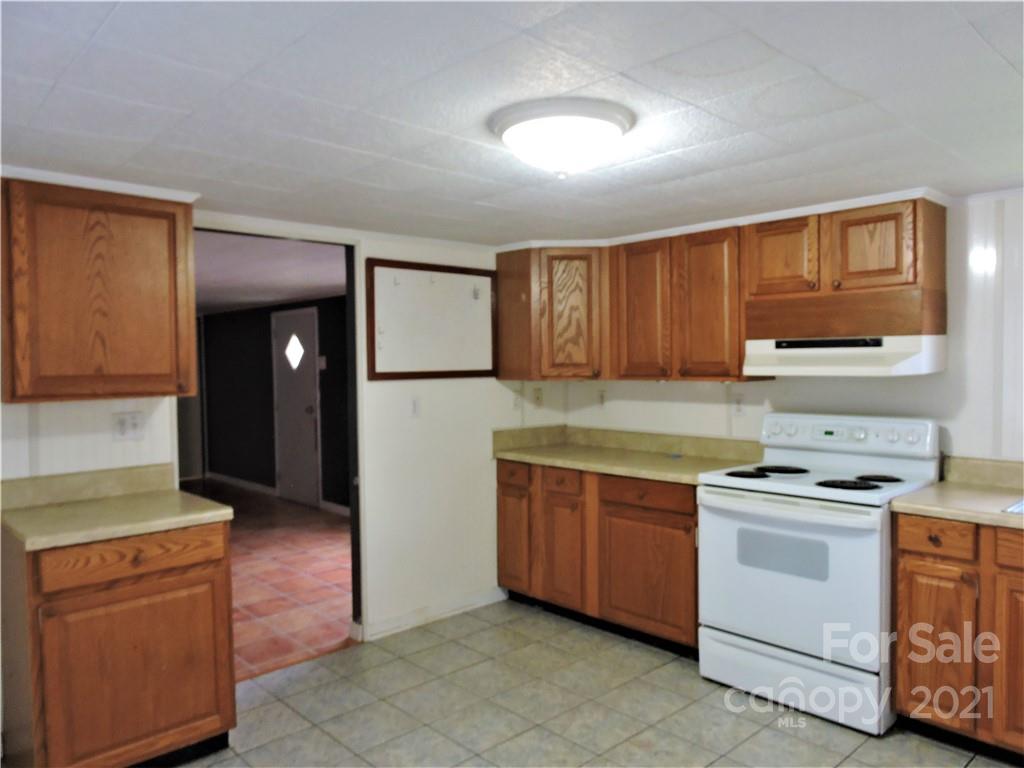 720 Jackson Loop Road Flat Rock, NC 28731 - Photo 6 of 22 Gallery Image 6