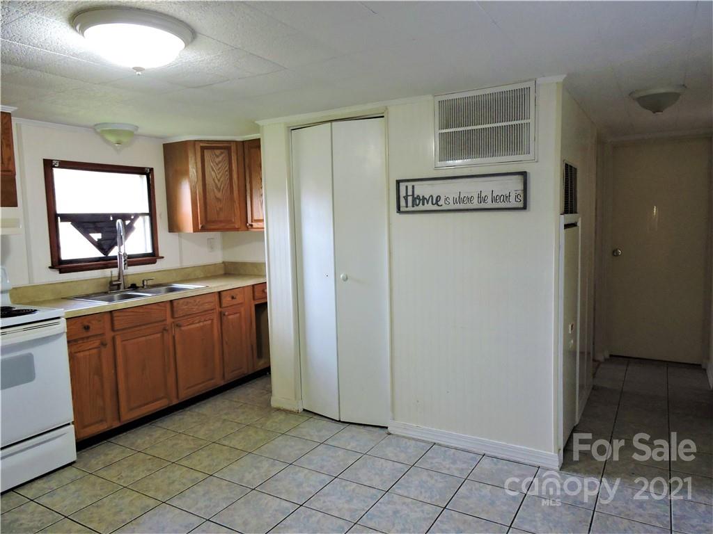 720 Jackson Loop Road Flat Rock, NC 28731 - Photo 8 of 22 Gallery Image 8