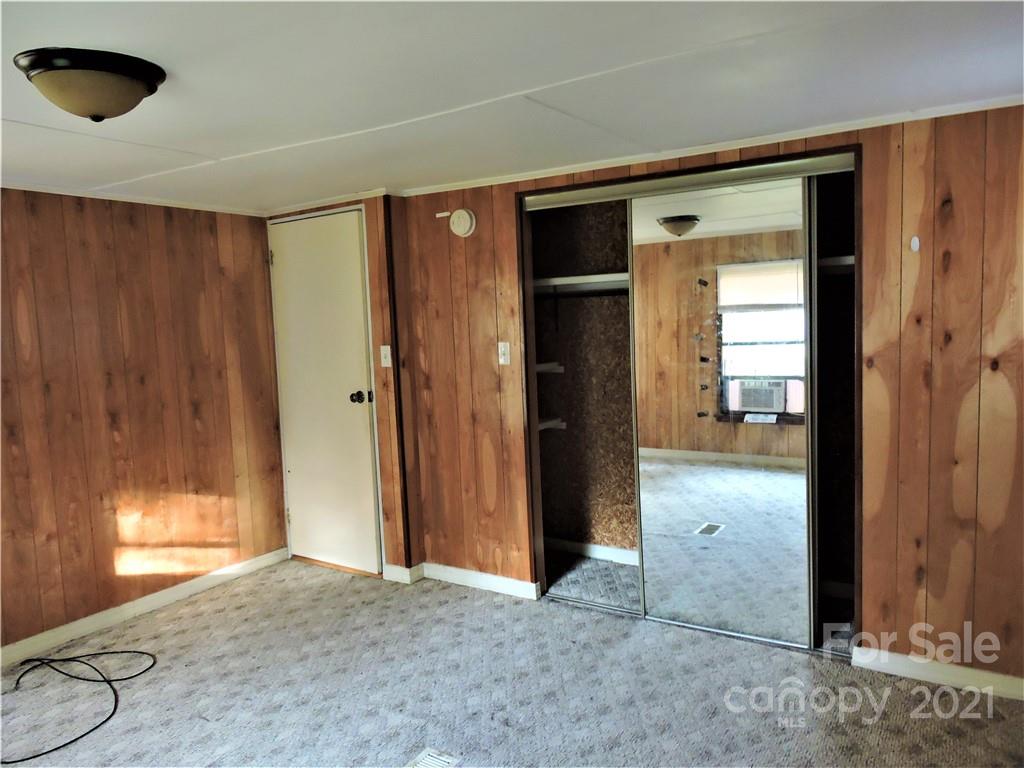720 Jackson Loop Road Flat Rock, NC 28731 - Photo 9 of 22 Gallery Image 9