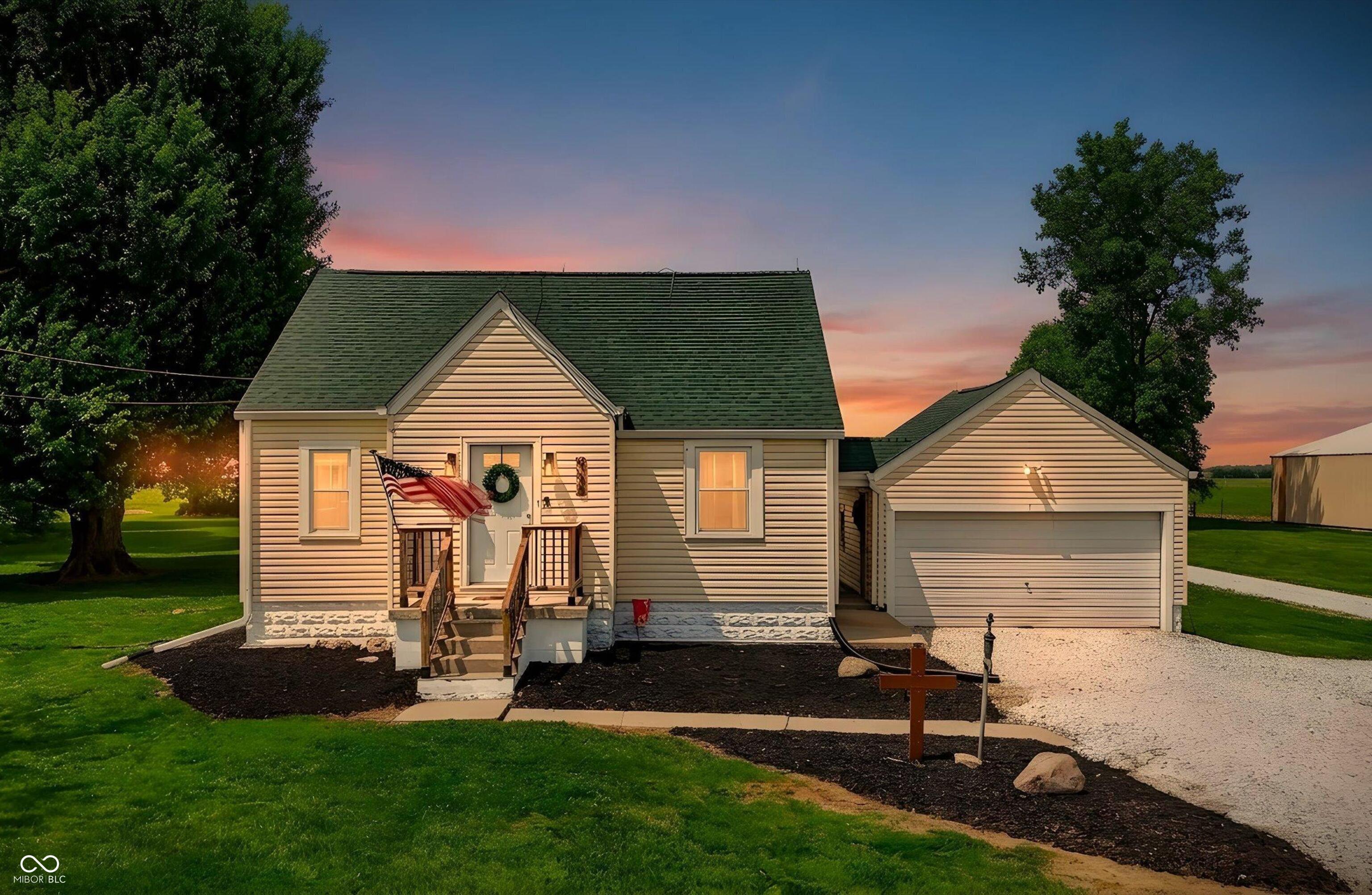 968 East Jefferson Street Tipton, IN 46072 - Photo 1 of 68