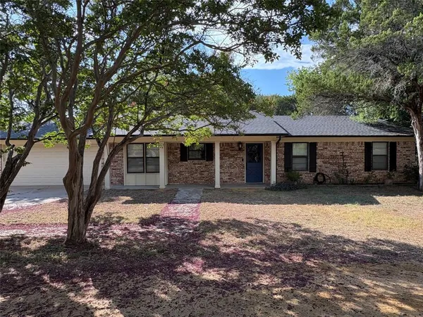 $2,000 | 520 Crestwood Drive, Granbury, TX 76048