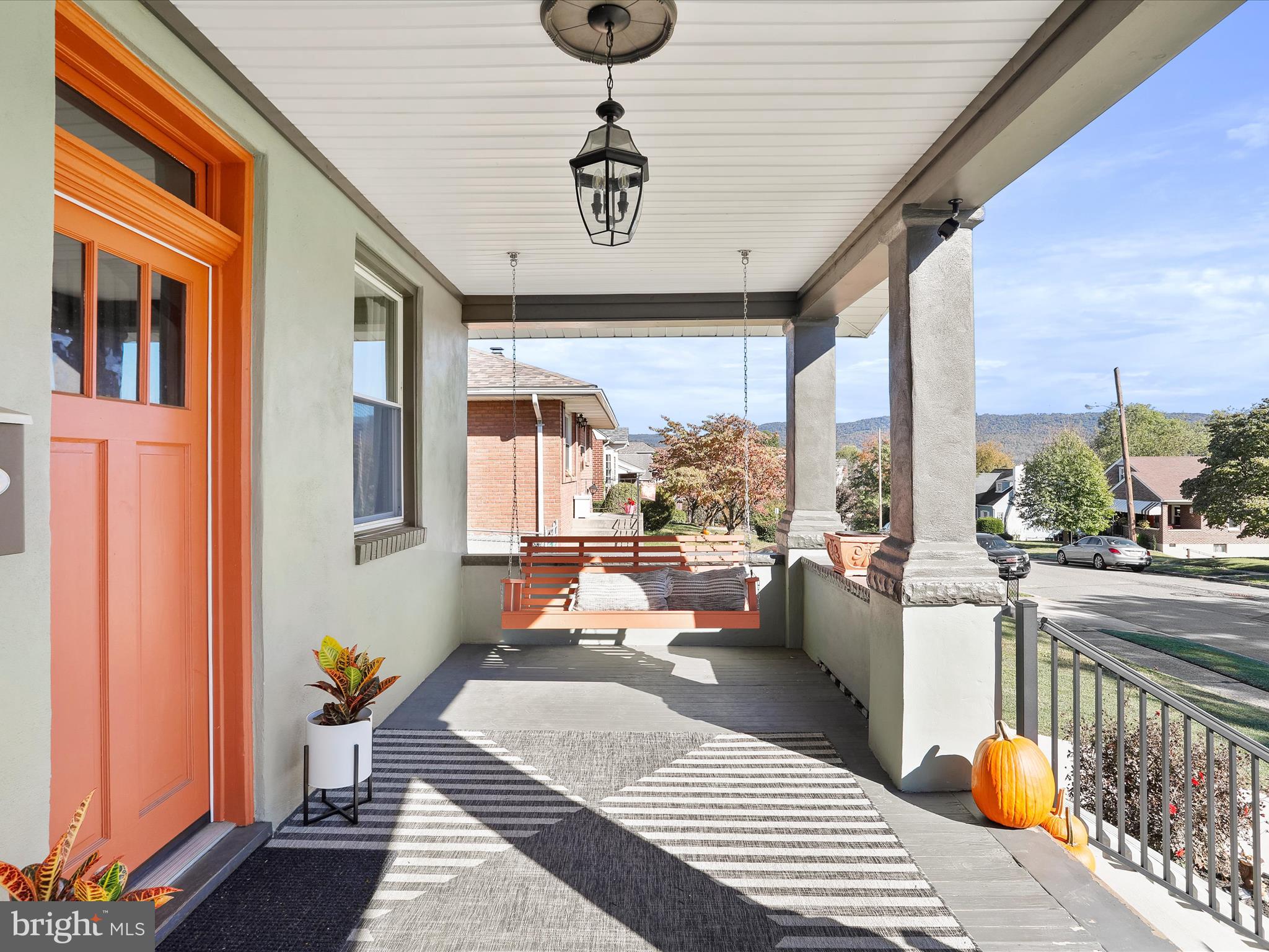 504 Prince George Street Cumberland, MD 21502 - Photo 8 of 33 a very nice looking room with a large window