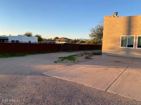 $1 | 37406 North 15th Avenue, Phoenix, AZ 85086