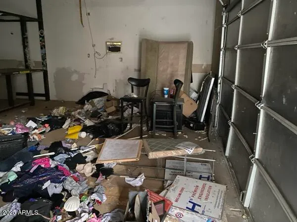 $1 | 37406 North 15th Avenue, Phoenix, AZ 85086