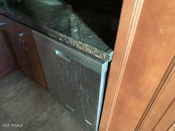 $1 | 37406 North 15th Avenue, Phoenix, AZ 85086