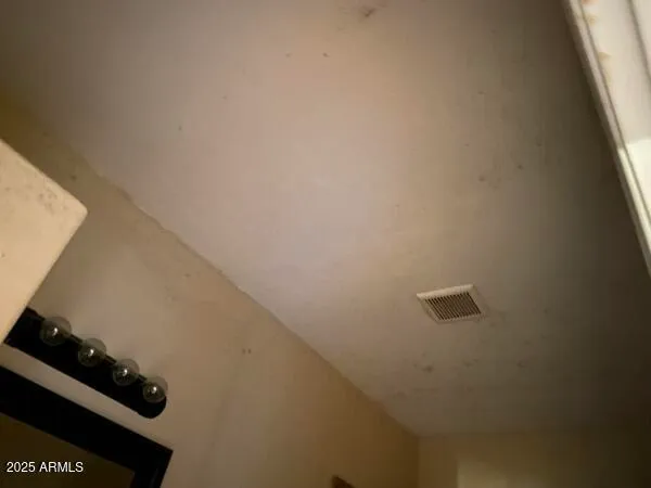 $1 | 37406 North 15th Avenue, Phoenix, AZ 85086