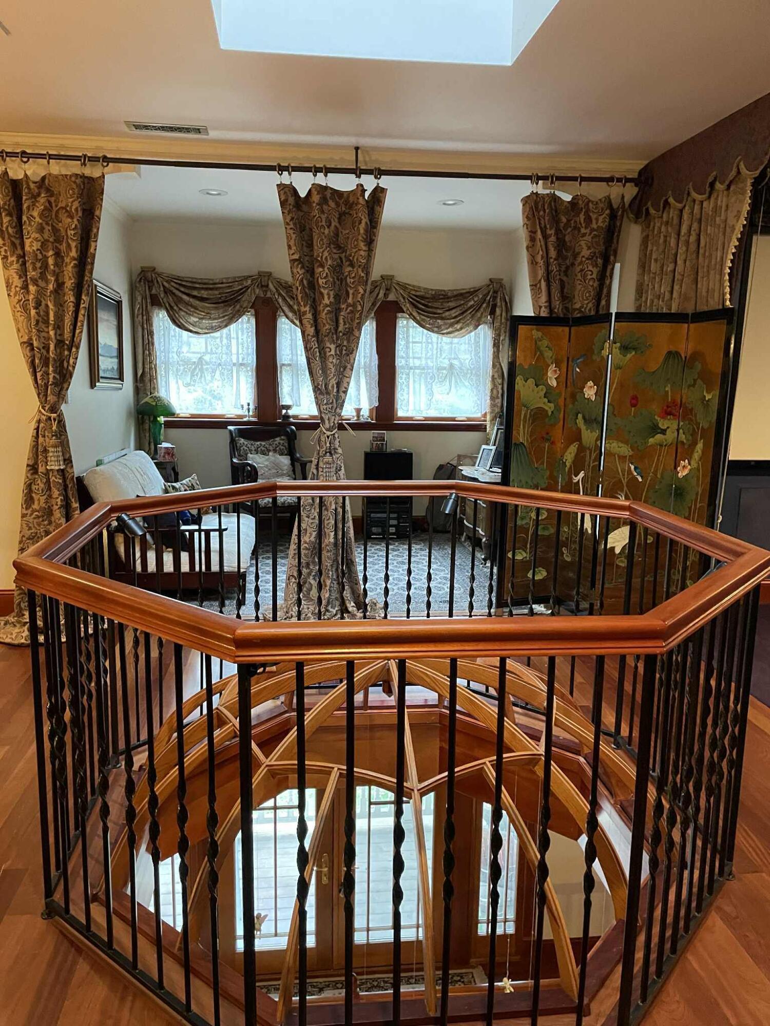 1100 McMullen Creek Road Selma, OR 97538 - Photo 23 of 25 a view of wooden balcony
