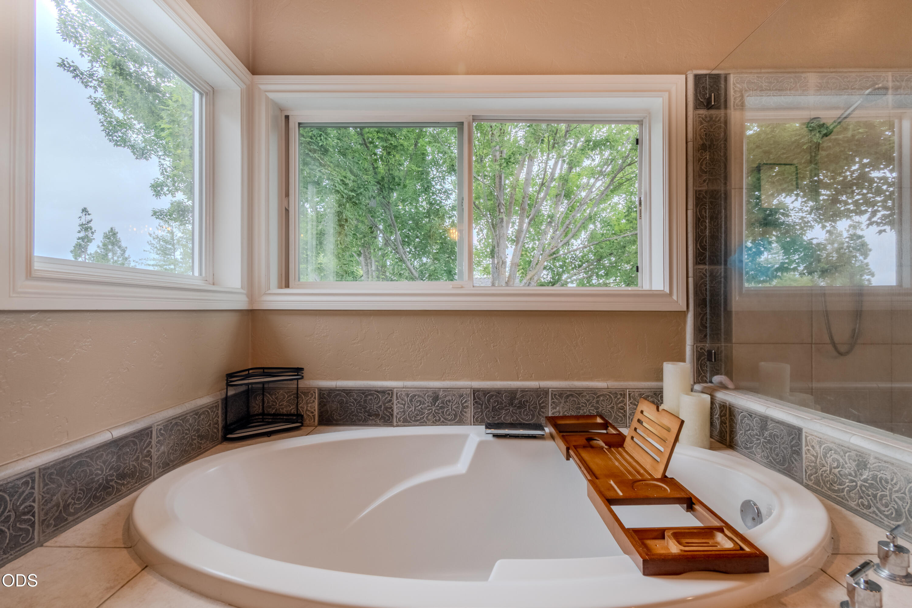 2401 Fox Run Medford, OR 97504 - Photo 32 of 57