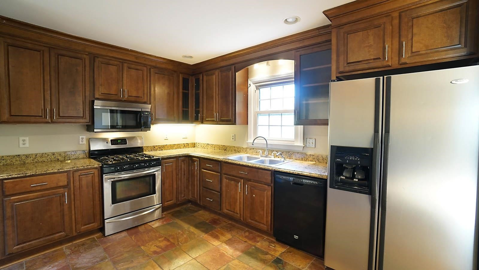 406 Snelling Road Raleigh, NC 27609 - Photo 6 of 25 Kitchen
