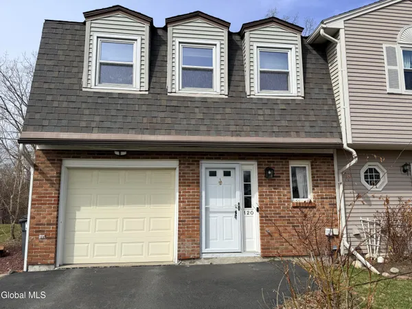 $2,200 | 120 Donna Lynn Drive, East Greenbush, NY 12061