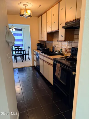 $2,200 | 120 Donna Lynn Drive, East Greenbush, NY 12061