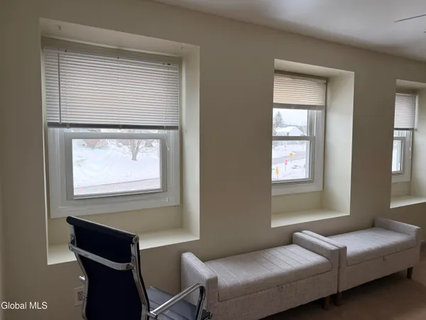 $2,200 | 120 Donna Lynn Drive, East Greenbush, NY 12061