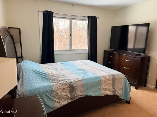 $2,200 | 120 Donna Lynn Drive, East Greenbush, NY 12061