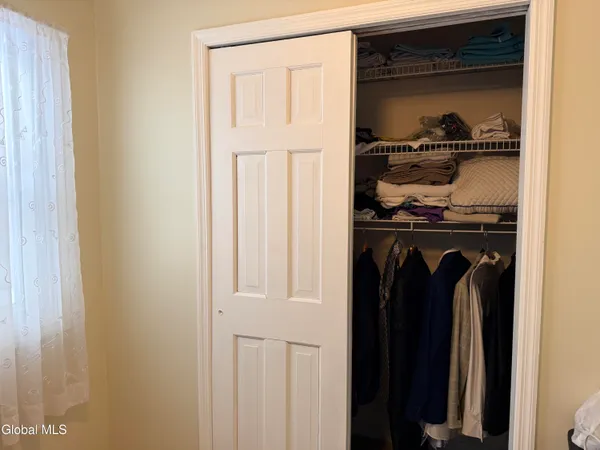 $2,200 | 120 Donna Lynn Drive, East Greenbush, NY 12061