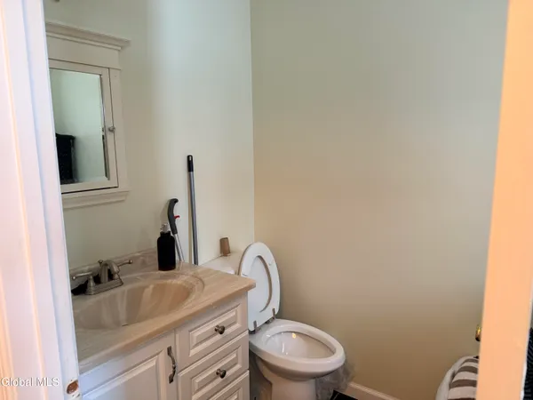 $2,200 | 120 Donna Lynn Drive, East Greenbush, NY 12061