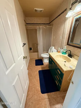 $2,200 | 120 Donna Lynn Drive, East Greenbush, NY 12061