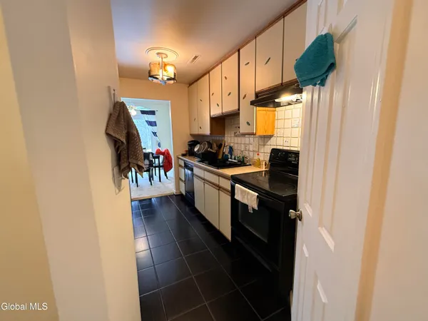 $2,200 | 120 Donna Lynn Drive, East Greenbush, NY 12061