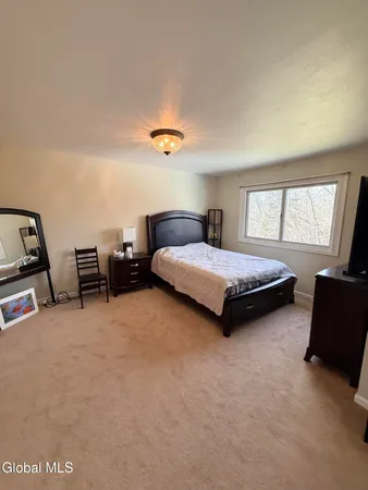 $2,200 | 120 Donna Lynn Drive, East Greenbush, NY 12061