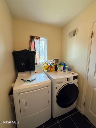 $2,200 | 120 Donna Lynn Drive, East Greenbush, NY 12061