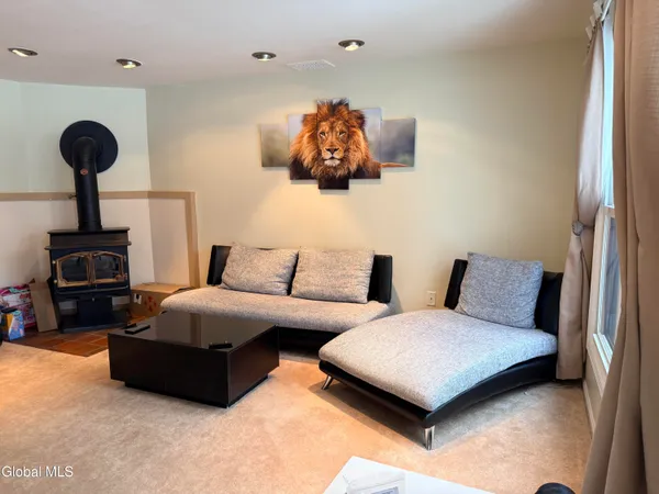 $2,200 | 120 Donna Lynn Drive, East Greenbush, NY 12061