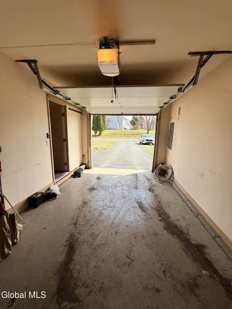 $2,200 | 120 Donna Lynn Drive, East Greenbush, NY 12061