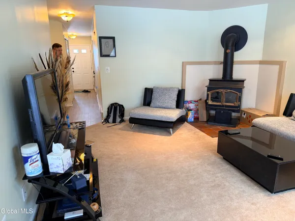 $2,200 | 120 Donna Lynn Drive, East Greenbush, NY 12061