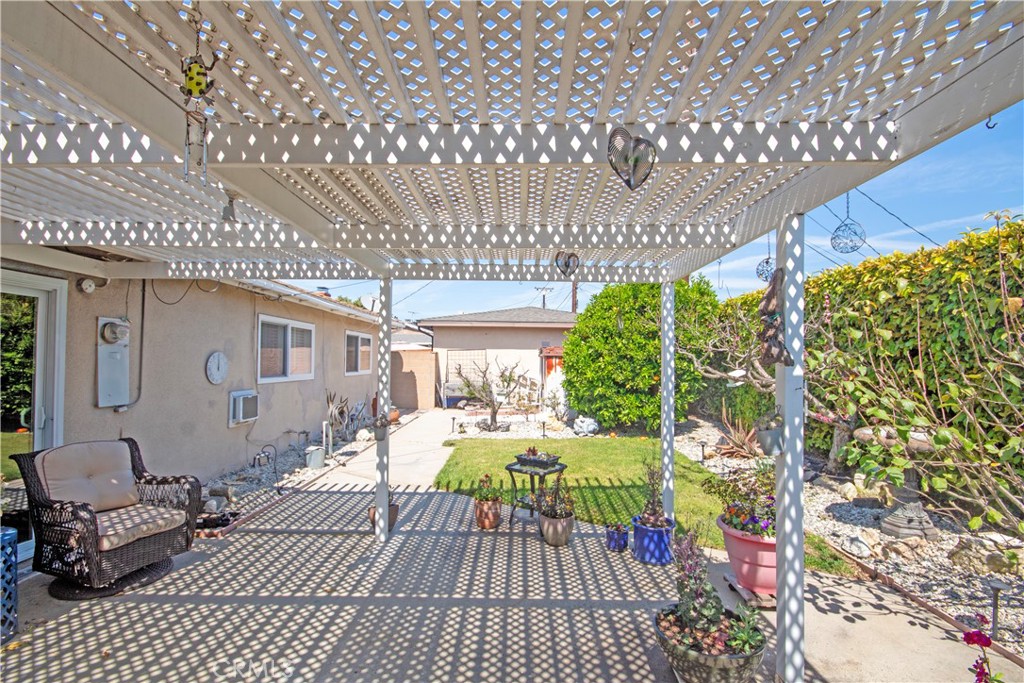 24230 Postmaster Avenue Harbor City, CA 90710 - Photo 25 of 31 a living room with furniture