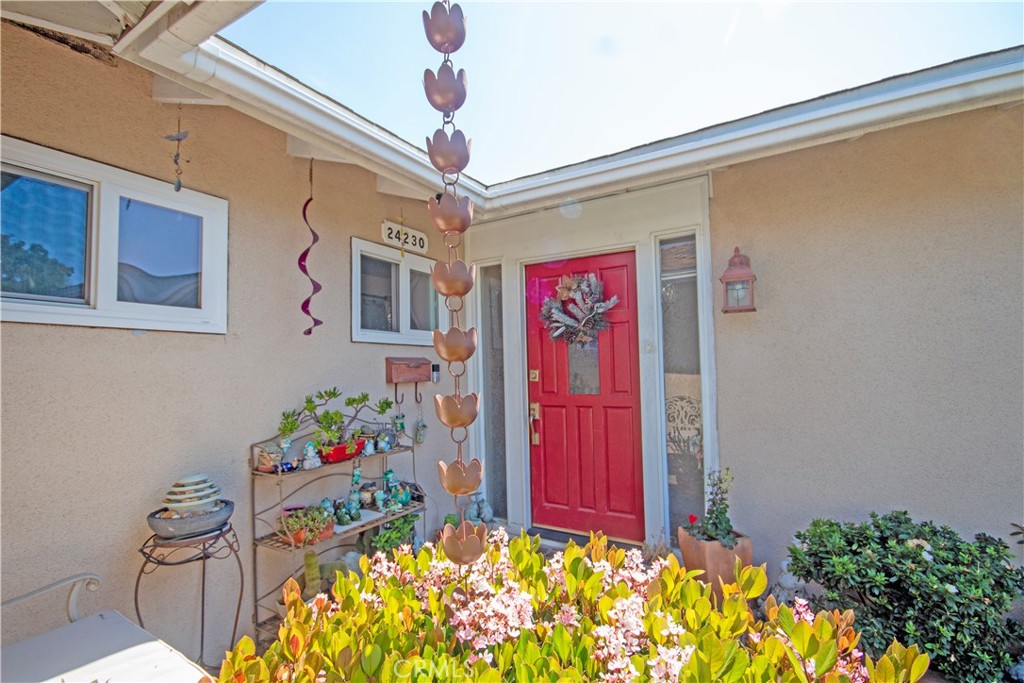 24230 Postmaster Avenue Harbor City, CA 90710 - Photo 4 of 31