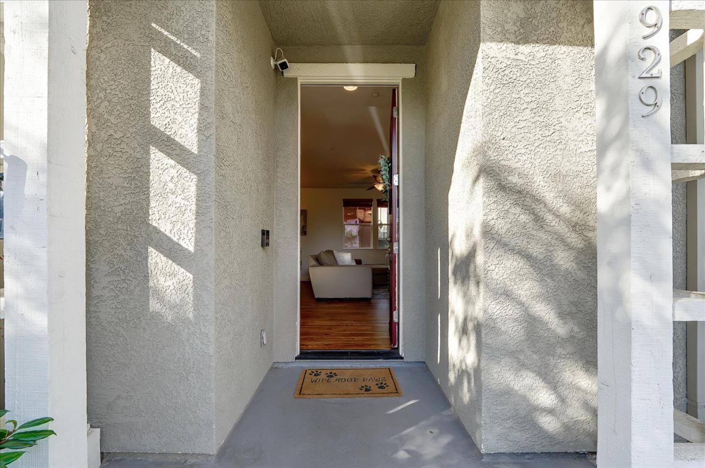 7929 Kipling Circle Gilroy, CA 95020 - Photo 4 of 39 a view of gallery with mirror