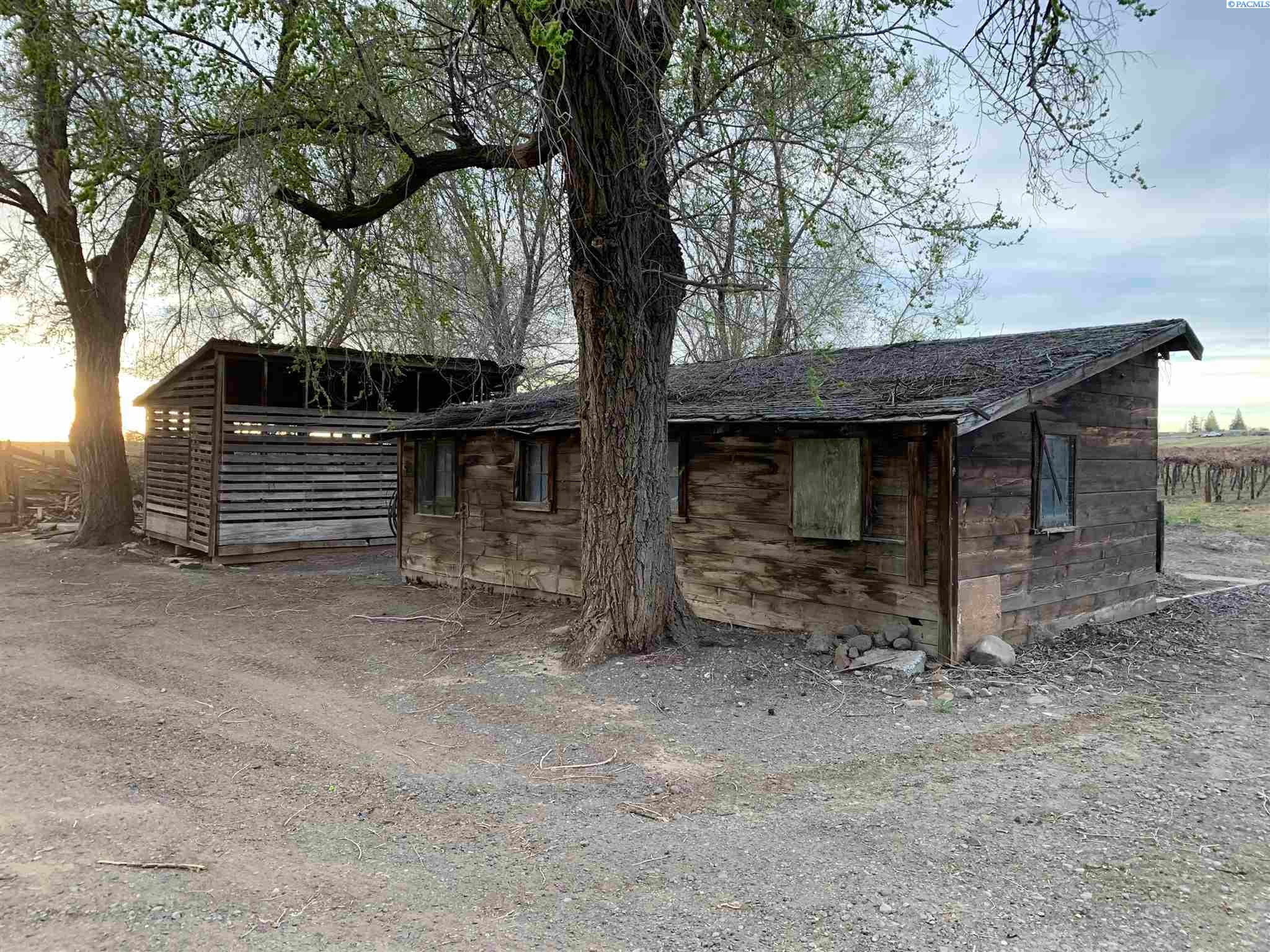 950 Lower County Line Road Prosser, WA 99350 - Photo 15 of 30 Gallery Image 15