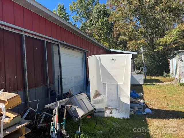 a view of a dinning tables and chairs in patio