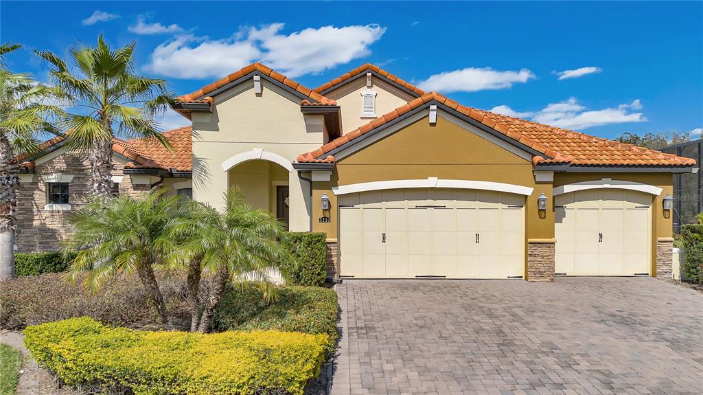 5233 Waterside Vista Ln