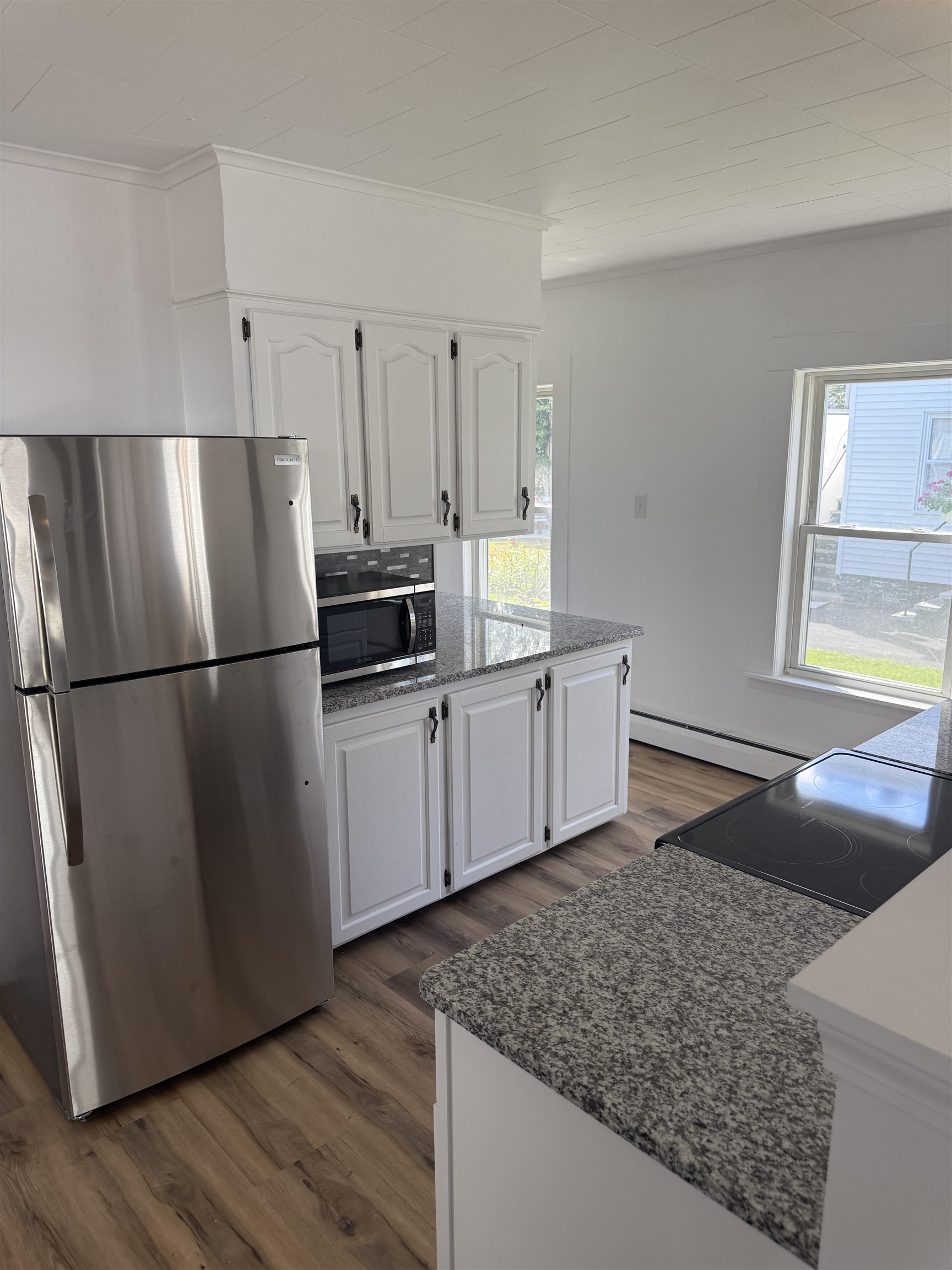 554 Granite Street Manchester, NH 03102 - Photo 8 of 16 Gallery Image 8