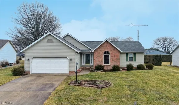 $342,900 | 489 Oak Avenue Southwest, Strasburg, OH 44680