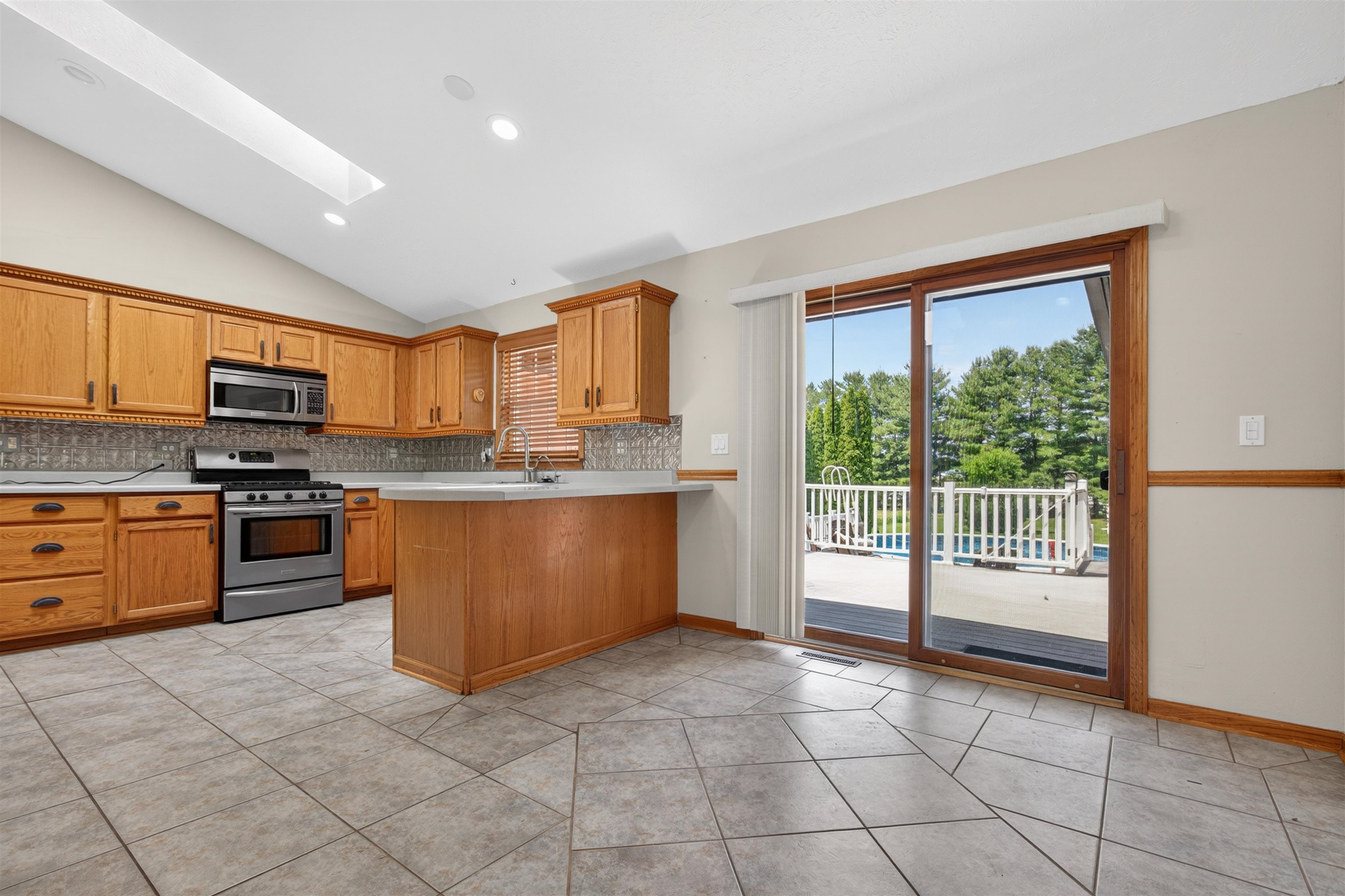 513 Pembroke Road Southwest Poplar Grove, IL 61065 - Photo 7 of 41
