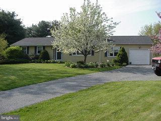 3 Cindy Circle Lititz, PA 17543 - Photo 3 of 6