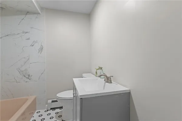 $4,000 | 400 Schooner Avenue, Jamestown, RI 02835