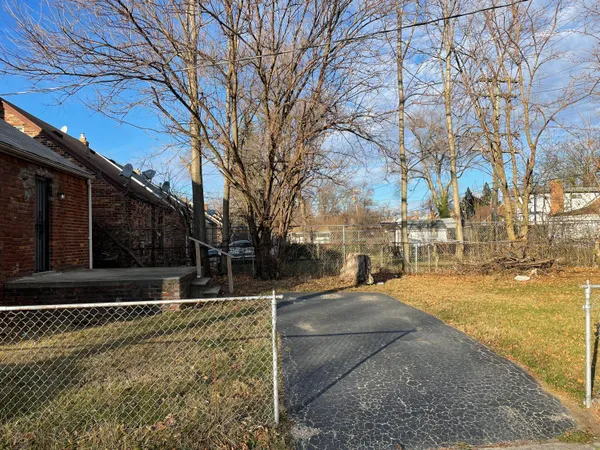 $1,200 | 18400 Rosemont Avenue, Detroit, MI 48219
