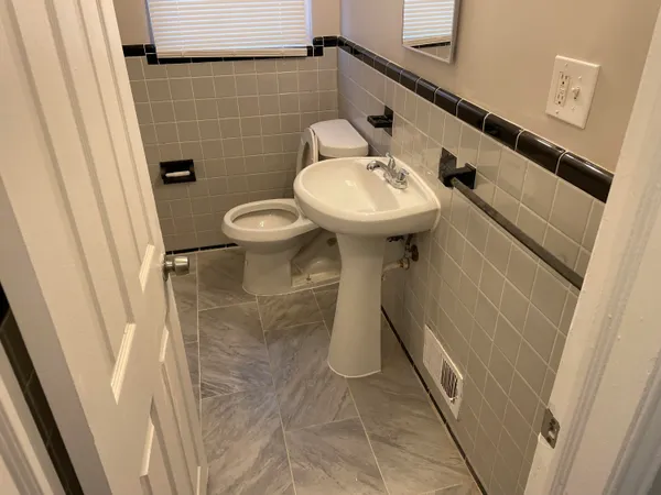 $1,200 | 18400 Rosemont Avenue, Detroit, MI 48219