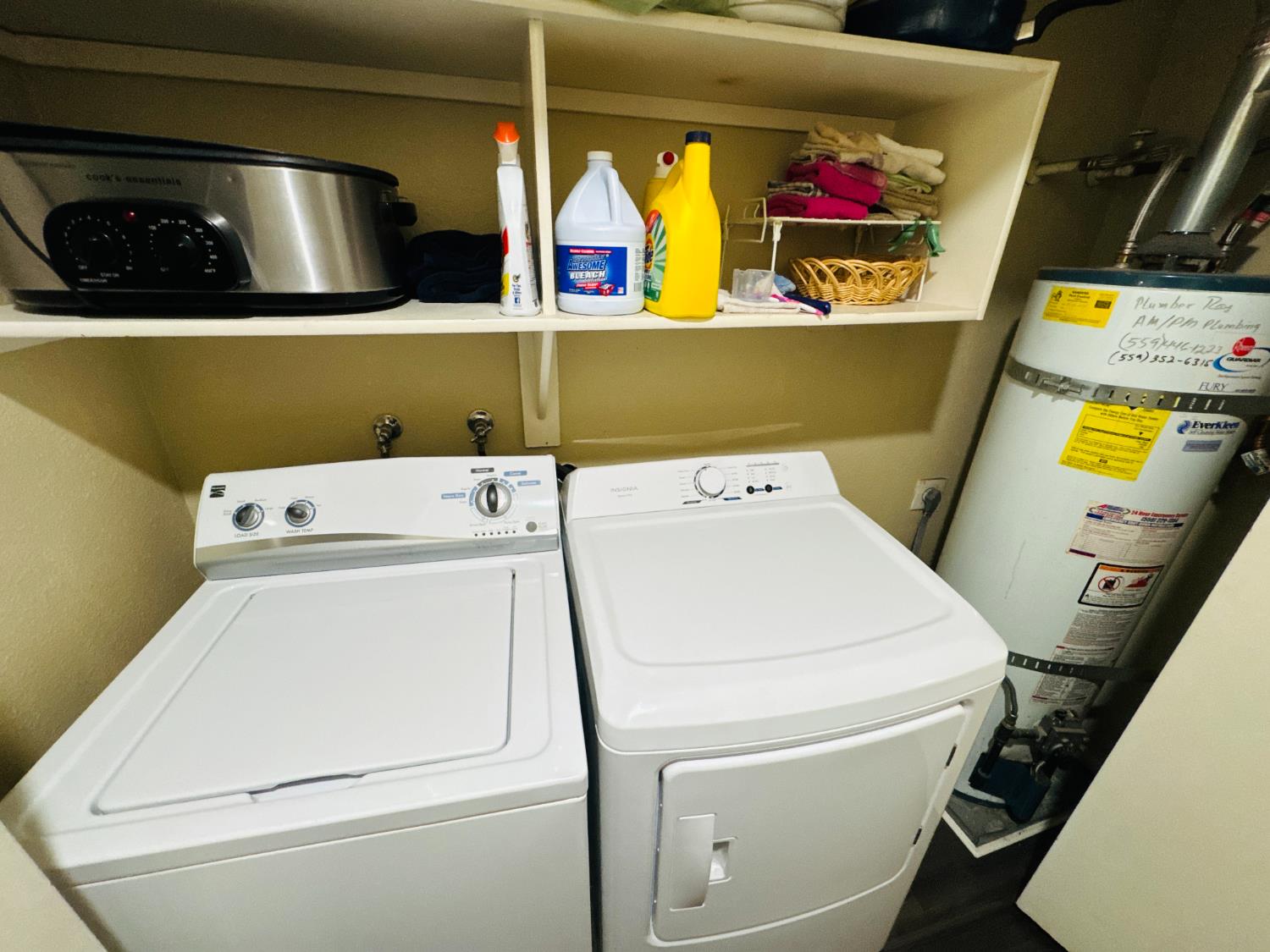 7675 North First Street, Unit 202 Fresno, CA 93720 - Photo 15 of 19 a utility room with dryer and washer