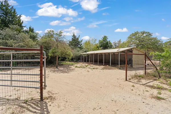 $440,000 | 10996 County Road 311, Rockdale, TX 76567