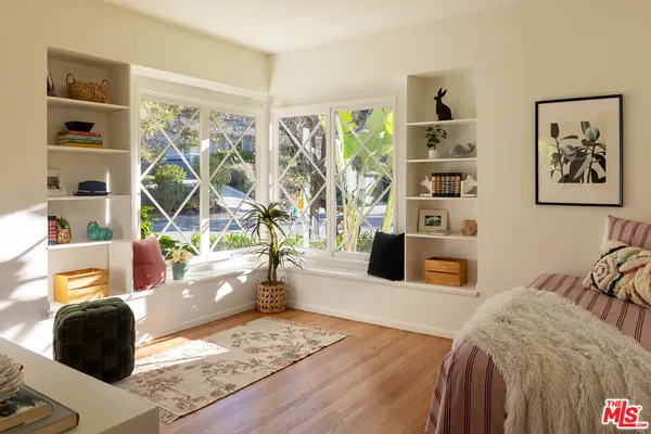 $1,275,000 | 3661 Malafia Drive, Glendale, CA 91208