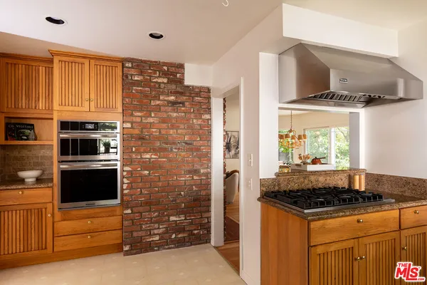 $1,275,000 | 3661 Malafia Drive, Glendale, CA 91208