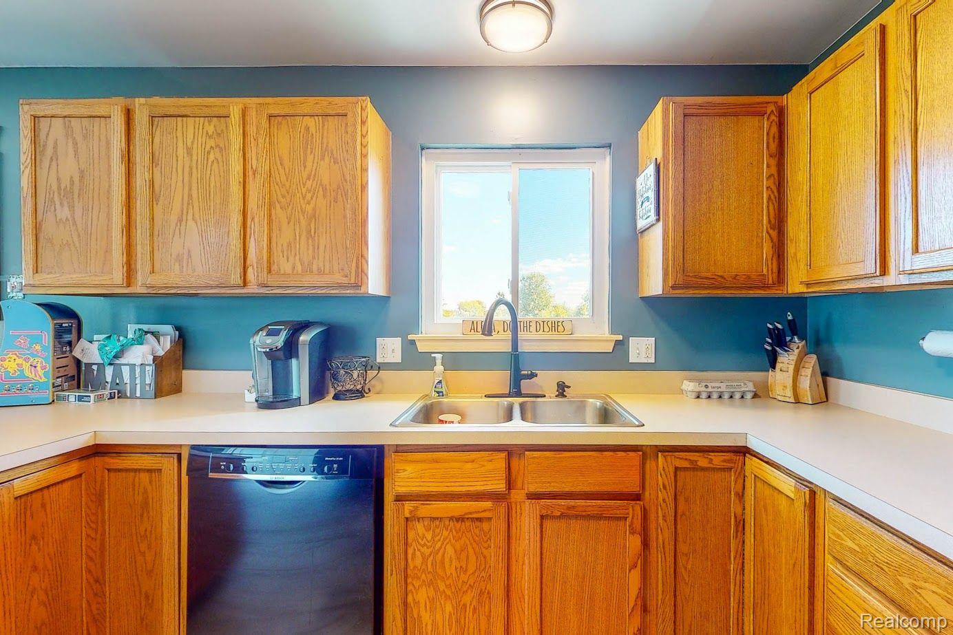 2750 North Hughes Road Howell, MI 48855 - Photo 13 of 44 Gallery Image 13