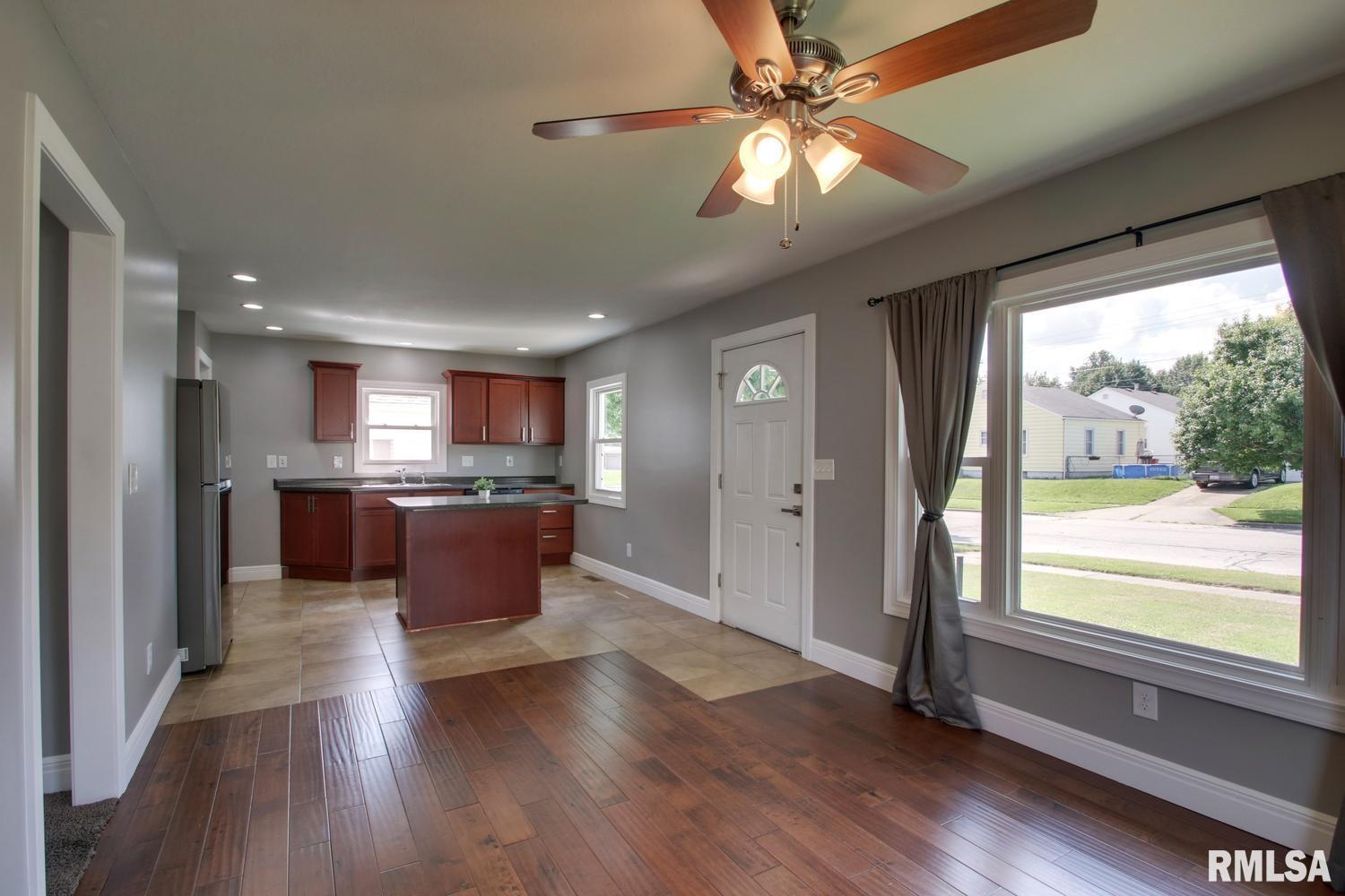 1849 Maple Street Quincy, IL 62301 - Photo 7 of 11
